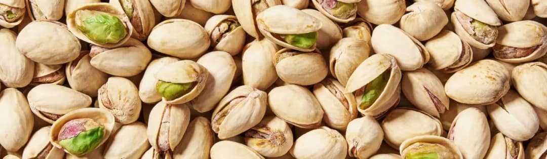 Ile kalorii mają pistacje? Sprawdź, dlaczego warto je jeść