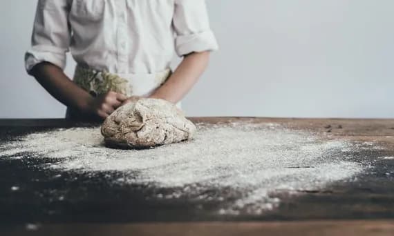 Jaka mąka przy odchudzaniu? Odkryj zdrowe alternatywy, które działają